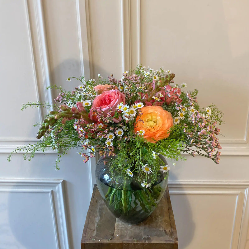 Poetisches Blütenbild in Straußform – zeitgemäß umgesetzt von DADA Dornbirn