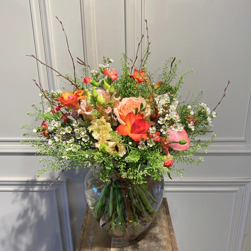 Moderner Blumenstrauß mit klarer Formensprache – liebevoll gebunden von DADA Dornbirn