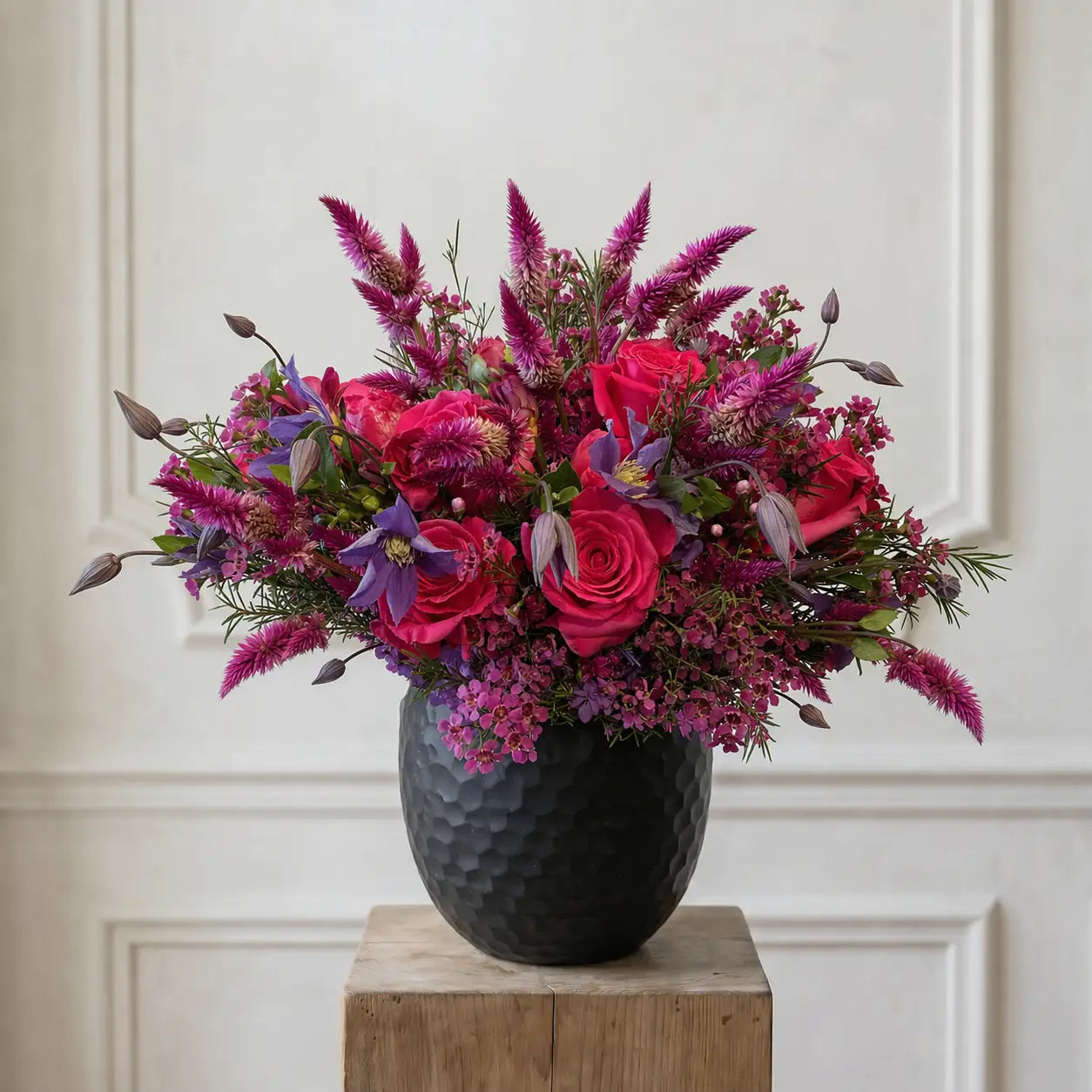 Moderner Blumenstrauß mit klarer Formensprache – liebevoll gebunden von DADA Dornbirn